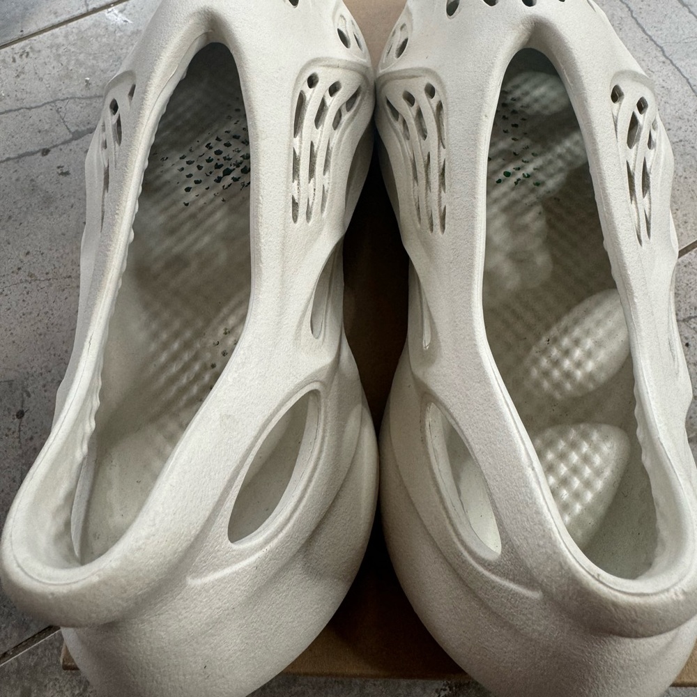 Yeezy Foamrummer Ararat View 4